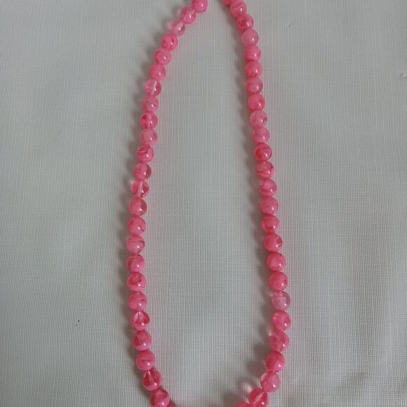Bubblegum Pink Transparent Round Plastic Beaded Single Strand Fashion Necklace - Picture 3 of 10